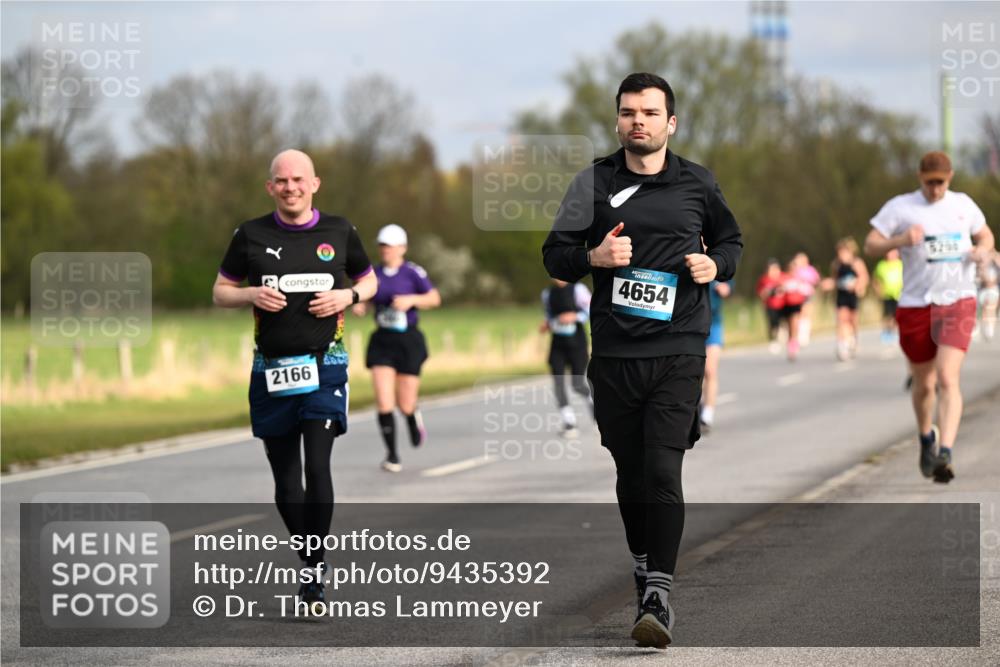 12.04.2026 - 45. Internationalen Wilhelmsburger Insellauf Dr. Thomas Lammeyer http://msf.ph/oto/9435392 12.04.2026 09:24:25 Laufen 4654, 2166, 5200 meine-sportfotos.de