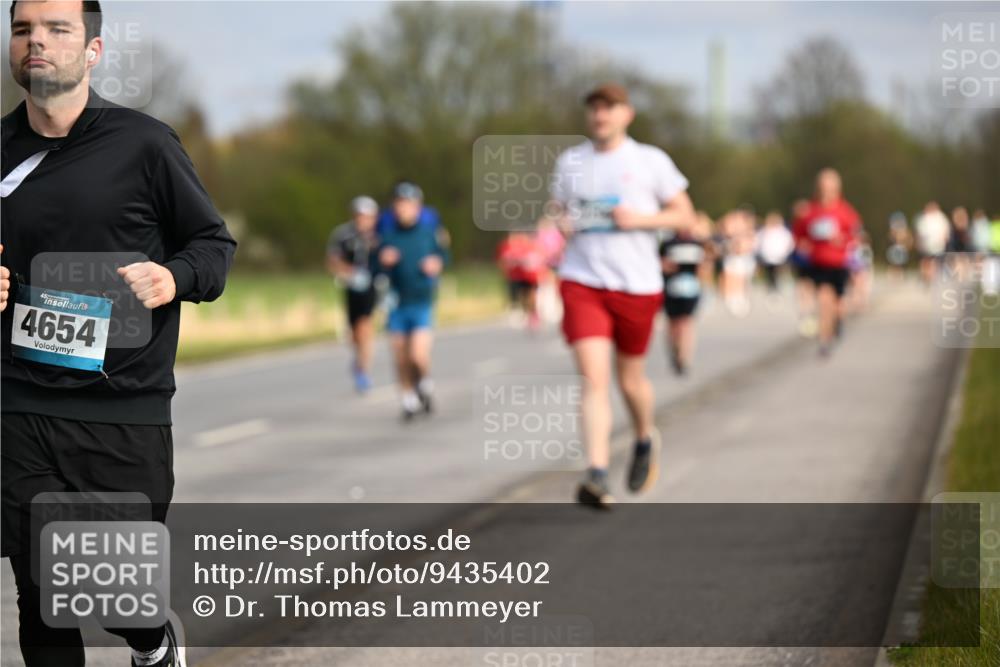 12.04.2026 - 45. Internationalen Wilhelmsburger Insellauf Dr. Thomas Lammeyer http://msf.ph/oto/9435402 12.04.2026 09:24:26 Laufen 45, 4654 meine-sportfotos.de