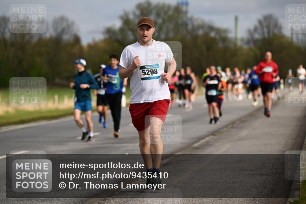 12.04.2026 - 45. Internationalen Wilhelmsburger Insellauf Dr. Thomas Lammeyer http://msf.ph/oto/9435410 12.04.2026 09:24:28 Laufen 5298 meine-sportfotos.de