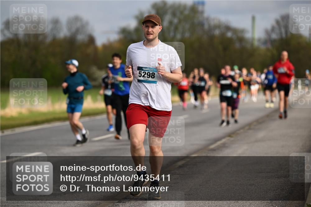 12.04.2026 - 45. Internationalen Wilhelmsburger Insellauf Dr. Thomas Lammeyer http://msf.ph/oto/9435411 12.04.2026 09:24:29 Laufen 5298 meine-sportfotos.de