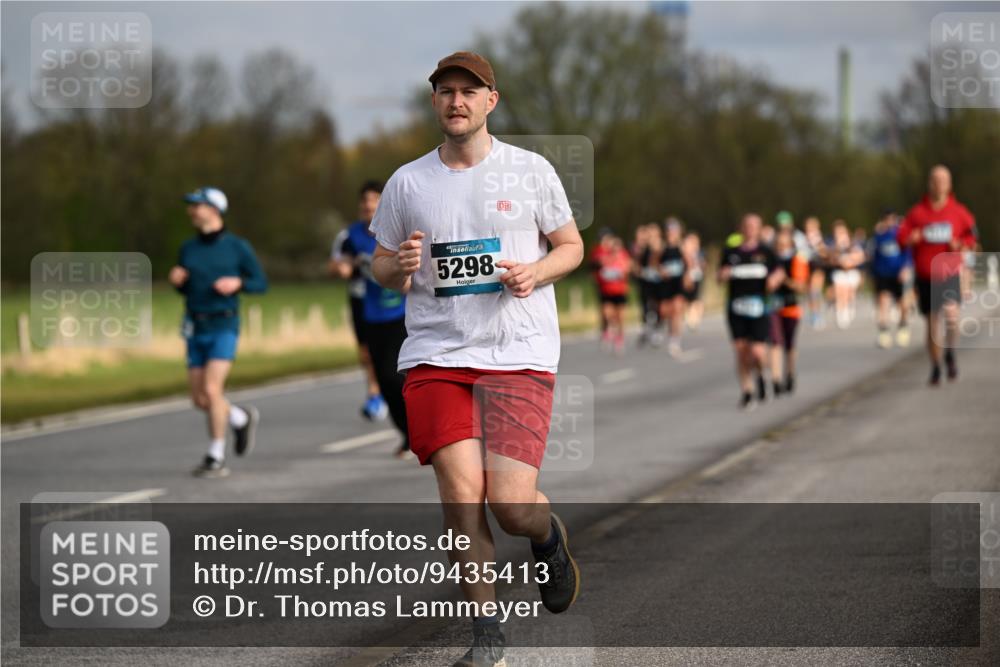 12.04.2026 - 45. Internationalen Wilhelmsburger Insellauf Dr. Thomas Lammeyer http://msf.ph/oto/9435413 12.04.2026 09:24:29 Laufen 5298 meine-sportfotos.de