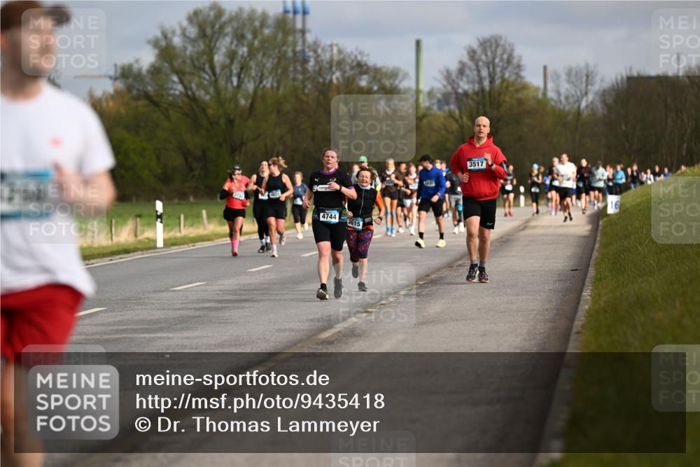 12.04.2026 - 45. Internationalen Wilhelmsburger Insellauf Dr. Thomas Lammeyer http://msf.ph/oto/9435418 12.04.2026 09:24:30 Laufen 5732, 4744, 3615, 3517, 16 meine-sportfotos.de