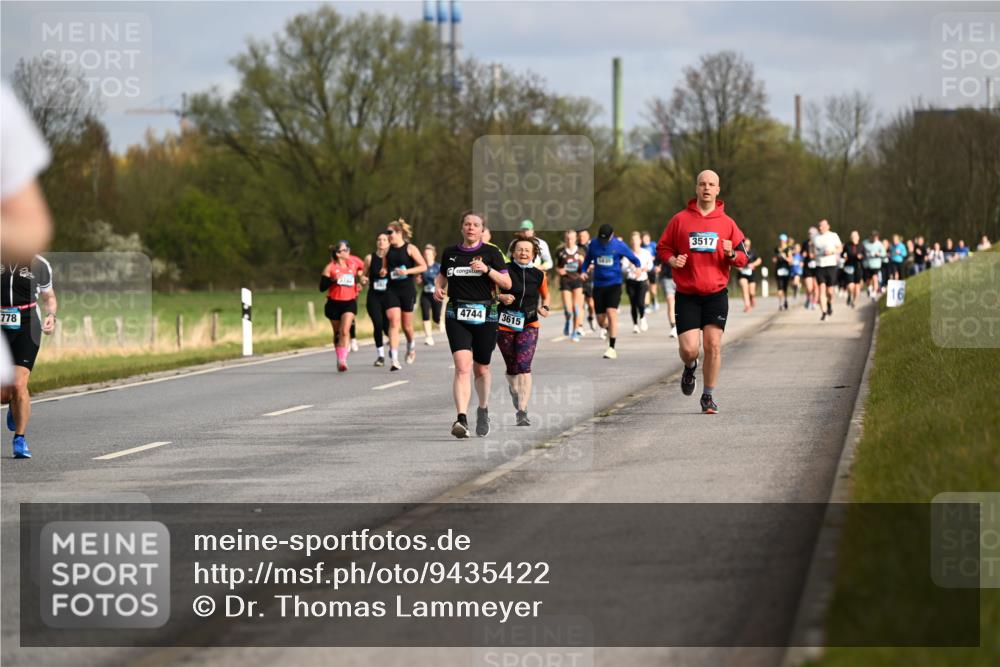 12.04.2026 - 45. Internationalen Wilhelmsburger Insellauf Dr. Thomas Lammeyer http://msf.ph/oto/9435422 12.04.2026 09:24:31 Laufen 778, 4744, 3615, 1435, 3517 meine-sportfotos.de