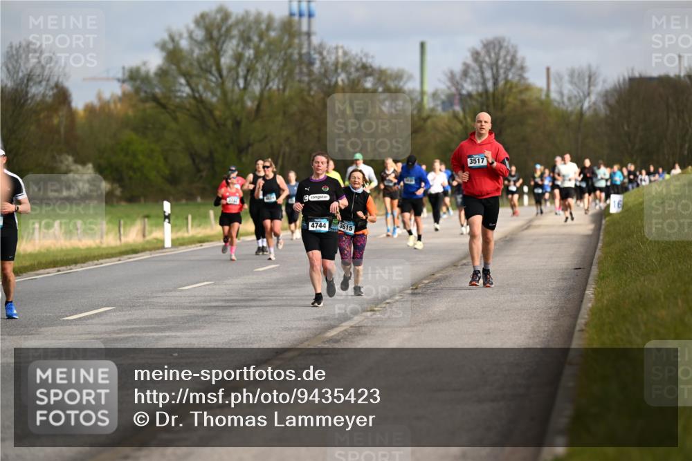 12.04.2026 - 45. Internationalen Wilhelmsburger Insellauf Dr. Thomas Lammeyer http://msf.ph/oto/9435423 12.04.2026 09:24:31 Laufen 1990, 4744, 3615, 3517 meine-sportfotos.de
