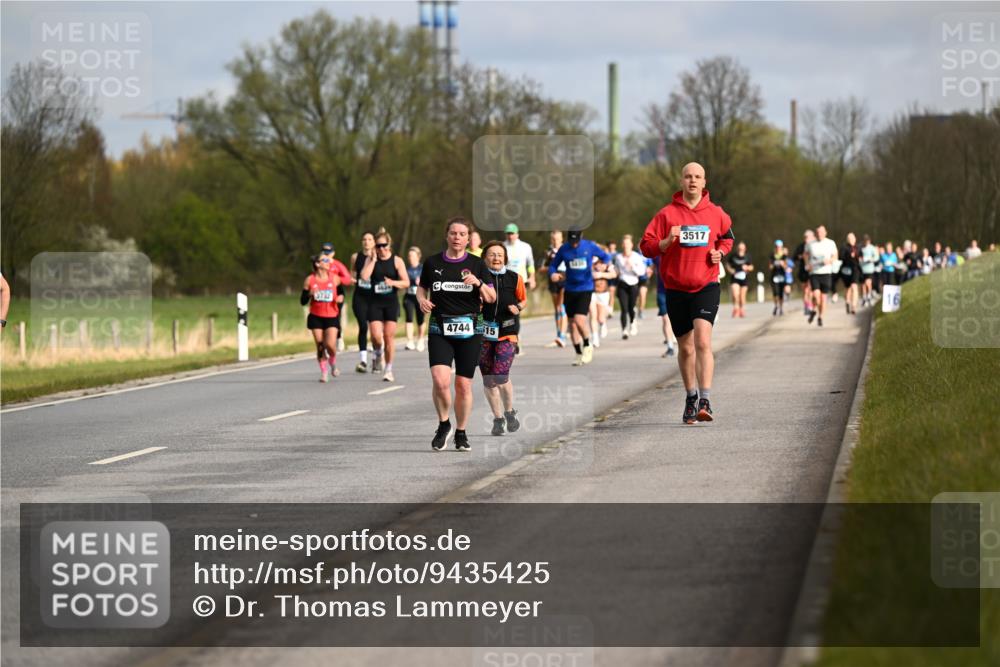 12.04.2026 - 45. Internationalen Wilhelmsburger Insellauf Dr. Thomas Lammeyer http://msf.ph/oto/9435425 12.04.2026 09:24:31 Laufen 1435, 3517, 474415 meine-sportfotos.de