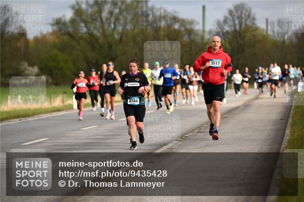 12.04.2026 - 45. Internationalen Wilhelmsburger Insellauf Dr. Thomas Lammeyer http://msf.ph/oto/9435428 12.04.2026 09:24:33 Laufen 4744, 3517 meine-sportfotos.de