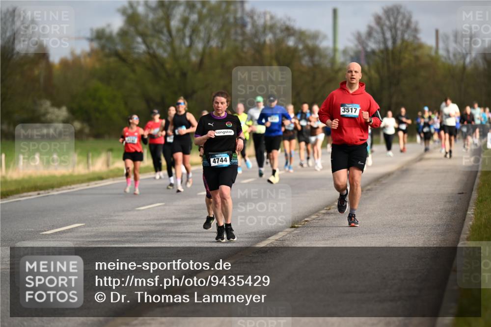 12.04.2026 - 45. Internationalen Wilhelmsburger Insellauf Dr. Thomas Lammeyer http://msf.ph/oto/9435429 12.04.2026 09:24:33 Laufen 4744, 3517 meine-sportfotos.de