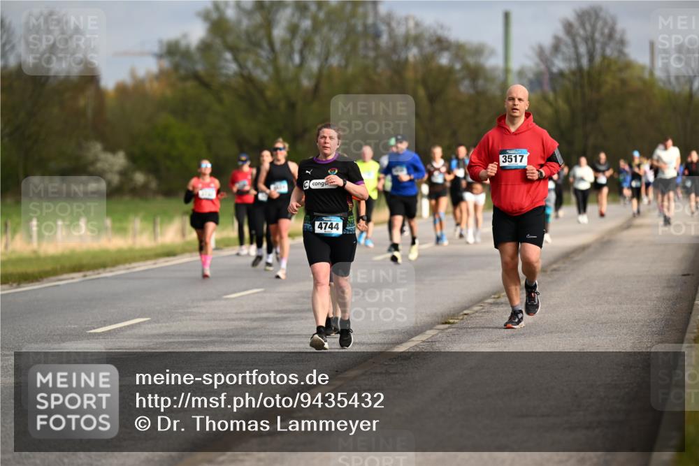12.04.2026 - 45. Internationalen Wilhelmsburger Insellauf Dr. Thomas Lammeyer http://msf.ph/oto/9435432 12.04.2026 09:24:33 Laufen 3517, 4744 meine-sportfotos.de
