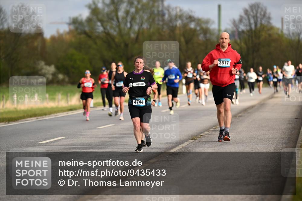 12.04.2026 - 45. Internationalen Wilhelmsburger Insellauf Dr. Thomas Lammeyer http://msf.ph/oto/9435433 12.04.2026 09:24:33 Laufen 4744, 3517 meine-sportfotos.de
