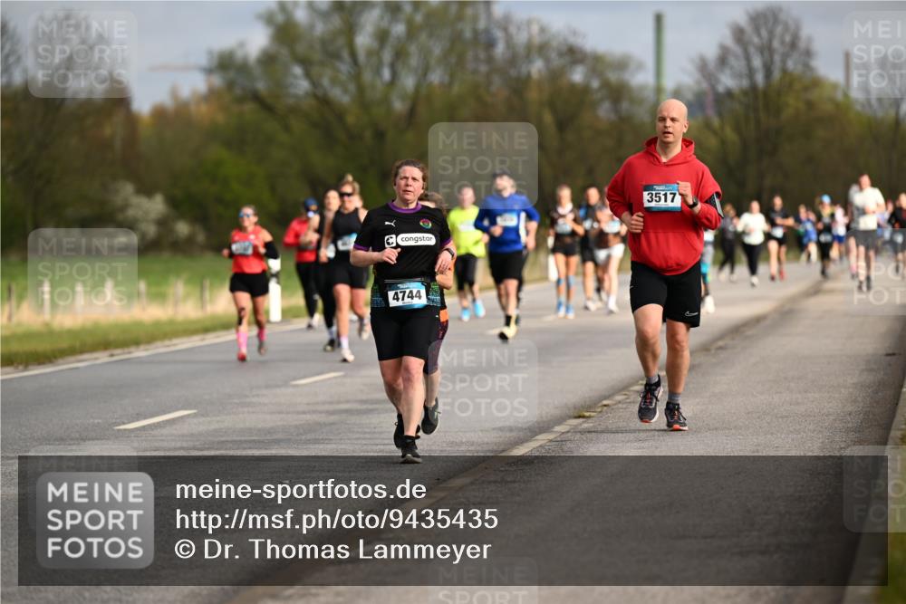 12.04.2026 - 45. Internationalen Wilhelmsburger Insellauf Dr. Thomas Lammeyer http://msf.ph/oto/9435435 12.04.2026 09:24:34 Laufen 4744, 3517 meine-sportfotos.de