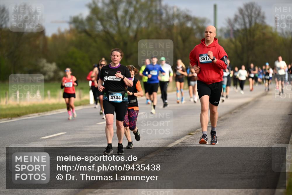 12.04.2026 - 45. Internationalen Wilhelmsburger Insellauf Dr. Thomas Lammeyer http://msf.ph/oto/9435438 12.04.2026 09:24:34 Laufen 4744, 3517 meine-sportfotos.de