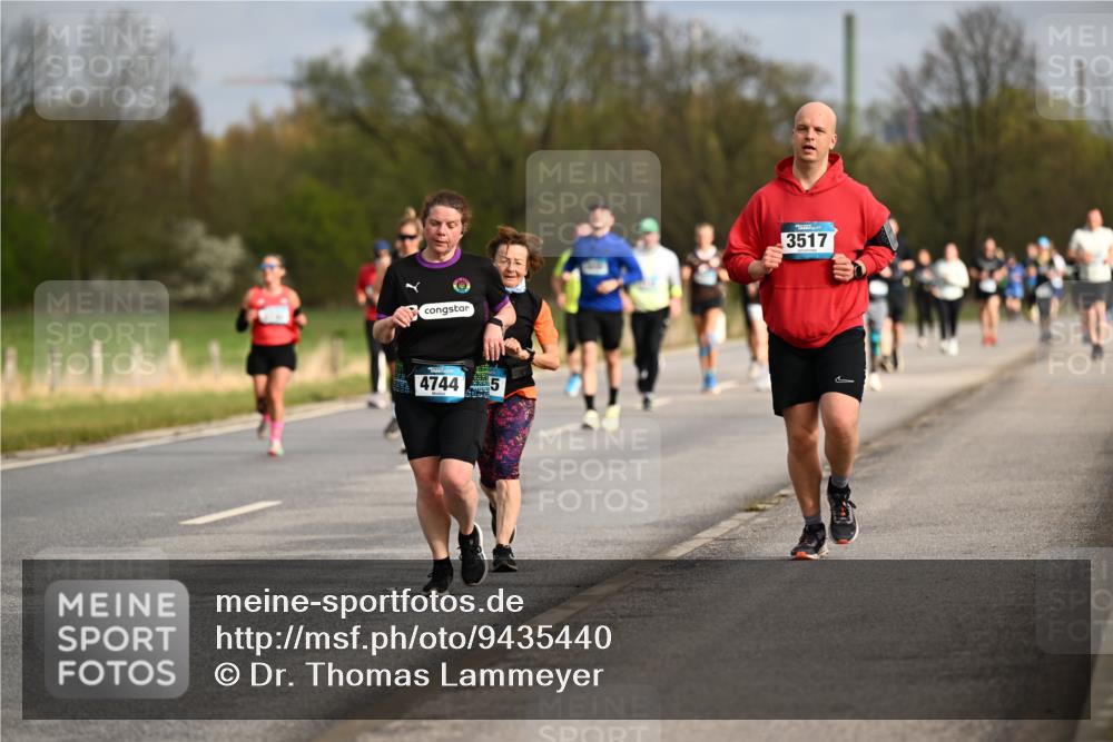 12.04.2026 - 45. Internationalen Wilhelmsburger Insellauf Dr. Thomas Lammeyer http://msf.ph/oto/9435440 12.04.2026 09:24:35 Laufen 4744, 5, 3517 meine-sportfotos.de