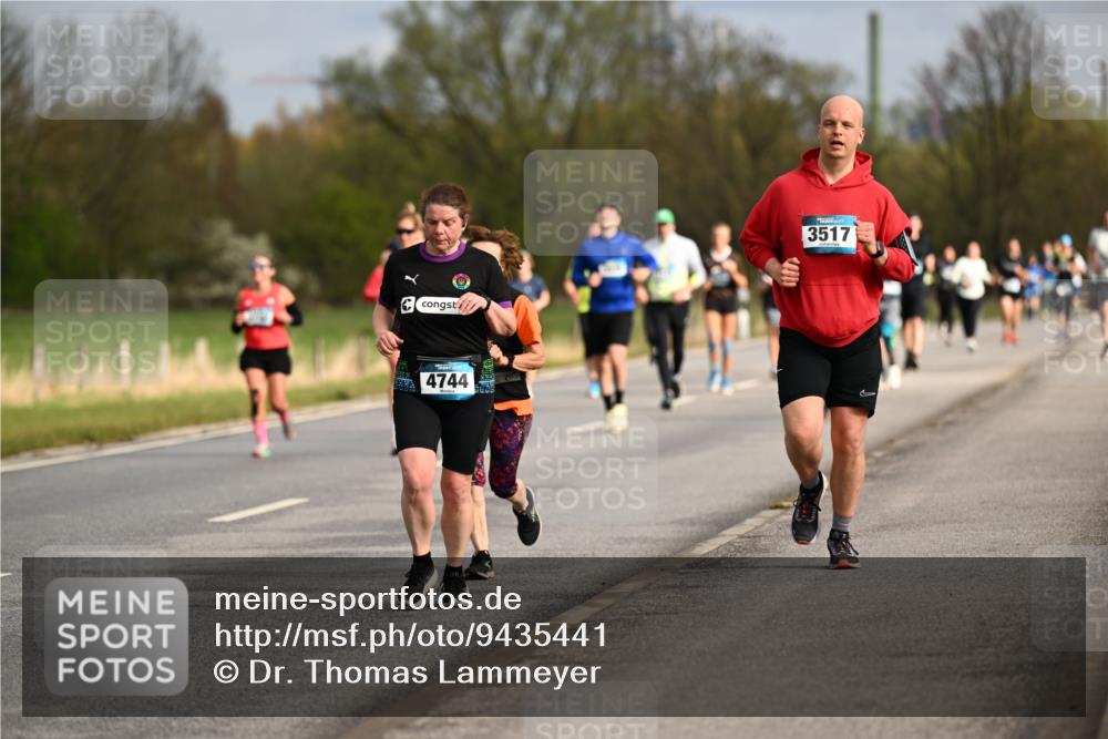 12.04.2026 - 45. Internationalen Wilhelmsburger Insellauf Dr. Thomas Lammeyer http://msf.ph/oto/9435441 12.04.2026 09:24:35 Laufen 4744, 3517 meine-sportfotos.de