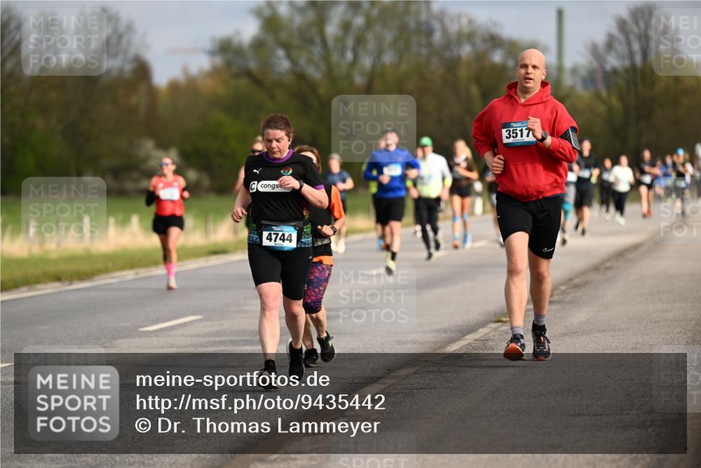 12.04.2026 - 45. Internationalen Wilhelmsburger Insellauf Dr. Thomas Lammeyer http://msf.ph/oto/9435442 12.04.2026 09:24:35 Laufen 4744, 3517 meine-sportfotos.de