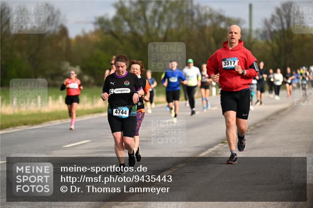 12.04.2026 - 45. Internationalen Wilhelmsburger Insellauf Dr. Thomas Lammeyer http://msf.ph/oto/9435443 12.04.2026 09:24:35 Laufen 4744, 3517 meine-sportfotos.de