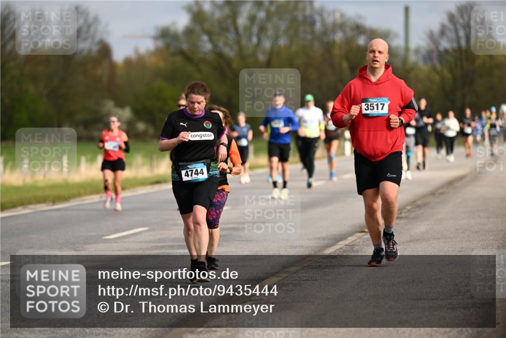 12.04.2026 - 45. Internationalen Wilhelmsburger Insellauf Dr. Thomas Lammeyer http://msf.ph/oto/9435444 12.04.2026 09:24:35 Laufen 4744, 3517 meine-sportfotos.de