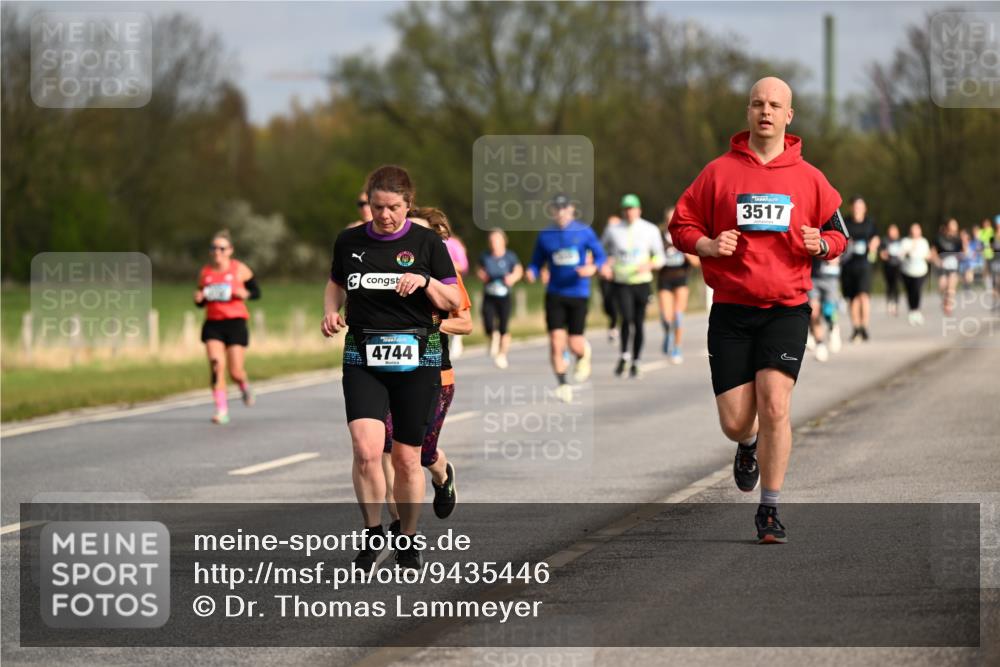 12.04.2026 - 45. Internationalen Wilhelmsburger Insellauf Dr. Thomas Lammeyer http://msf.ph/oto/9435446 12.04.2026 09:24:36 Laufen 4744, 3517 meine-sportfotos.de
