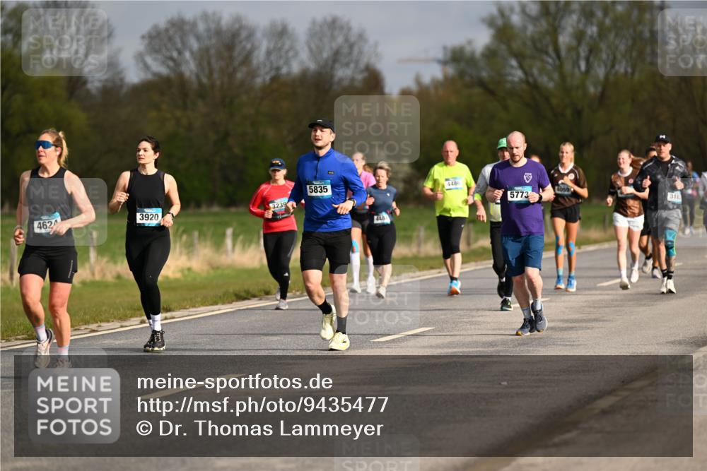 12.04.2026 - 45. Internationalen Wilhelmsburger Insellauf Dr. Thomas Lammeyer http://msf.ph/oto/9435477 12.04.2026 09:24:42 Laufen 462, 3920, 3239, 5835, 4484, 448, 5773, 4059, 318 meine-sportfotos.de