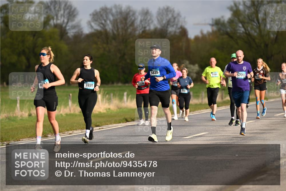 12.04.2026 - 45. Internationalen Wilhelmsburger Insellauf Dr. Thomas Lammeyer http://msf.ph/oto/9435478 12.04.2026 09:24:42 Laufen 462, 3920, 3239, 5835, 4484, 4486, 5773 meine-sportfotos.de