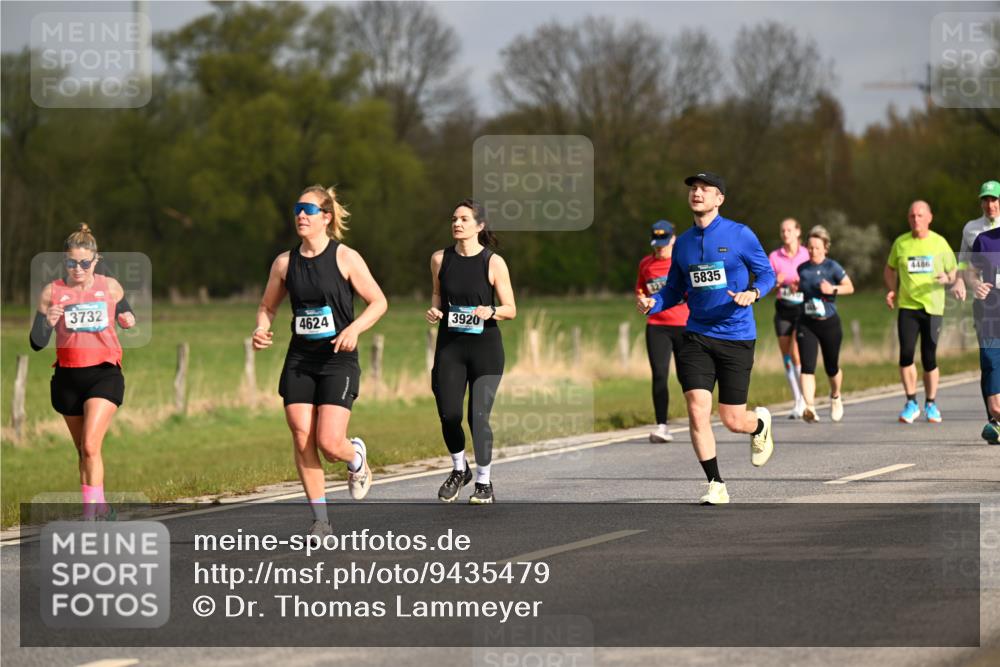 12.04.2026 - 45. Internationalen Wilhelmsburger Insellauf Dr. Thomas Lammeyer http://msf.ph/oto/9435479 12.04.2026 09:24:42 Laufen 3732, 4624, 3920, 5835, 4486 meine-sportfotos.de