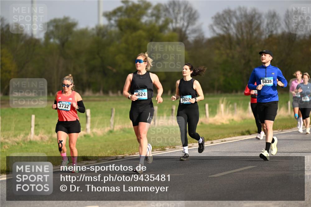 12.04.2026 - 45. Internationalen Wilhelmsburger Insellauf Dr. Thomas Lammeyer http://msf.ph/oto/9435481 12.04.2026 09:24:42 Laufen 3732, 4624, 3920, 8, 5835, 44 meine-sportfotos.de