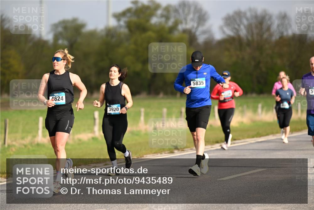 12.04.2026 - 45. Internationalen Wilhelmsburger Insellauf Dr. Thomas Lammeyer http://msf.ph/oto/9435489 12.04.2026 09:24:44 Laufen 4624, 3920, 5835, 5 meine-sportfotos.de