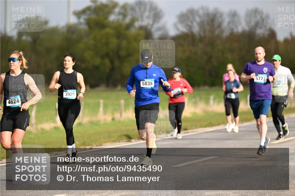 12.04.2026 - 45. Internationalen Wilhelmsburger Insellauf Dr. Thomas Lammeyer http://msf.ph/oto/9435490 12.04.2026 09:24:44 Laufen 5835, 3920, 4624, 5773, 2746 meine-sportfotos.de