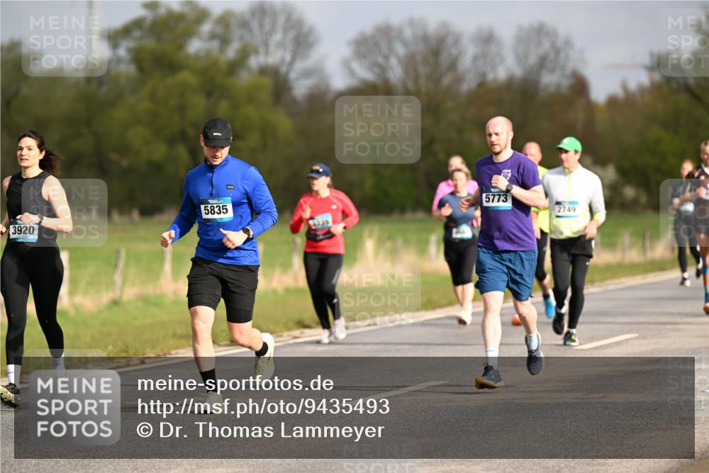 12.04.2026 - 45. Internationalen Wilhelmsburger Insellauf Dr. Thomas Lammeyer http://msf.ph/oto/9435493 12.04.2026 09:24:44 Laufen 5773, 5835, 2749, 3920 meine-sportfotos.de