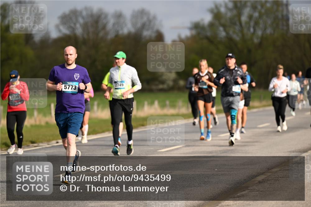 12.04.2026 - 45. Internationalen Wilhelmsburger Insellauf Dr. Thomas Lammeyer http://msf.ph/oto/9435499 12.04.2026 09:24:45 Laufen 5773, 2749, 3239 meine-sportfotos.de