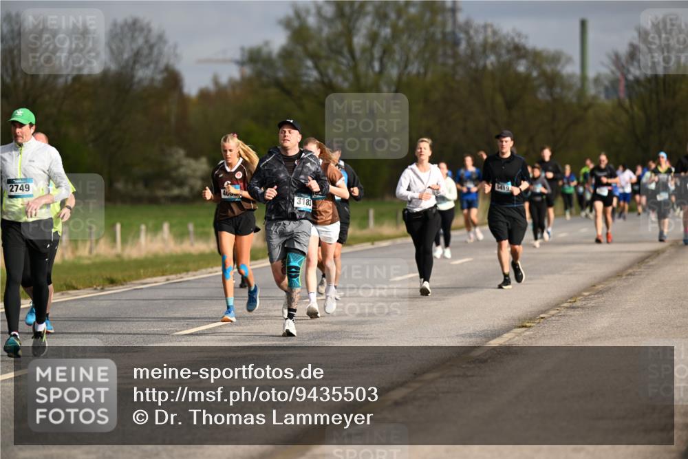 12.04.2026 - 45. Internationalen Wilhelmsburger Insellauf Dr. Thomas Lammeyer http://msf.ph/oto/9435503 12.04.2026 09:24:46 Laufen 2749, 400, 3183, 5419 meine-sportfotos.de
