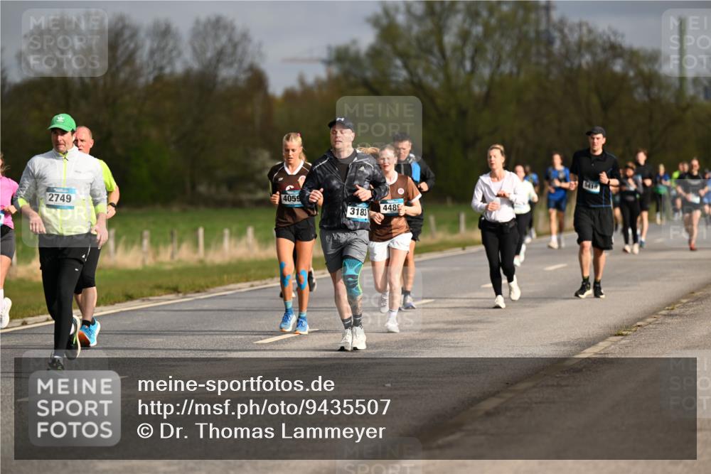 12.04.2026 - 45. Internationalen Wilhelmsburger Insellauf Dr. Thomas Lammeyer http://msf.ph/oto/9435507 12.04.2026 09:24:47 Laufen 4059, 2749, 448, 3183 meine-sportfotos.de