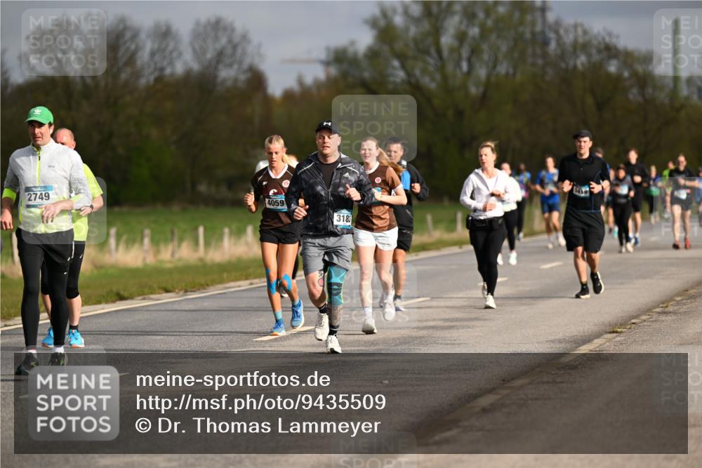 12.04.2026 - 45. Internationalen Wilhelmsburger Insellauf Dr. Thomas Lammeyer http://msf.ph/oto/9435509 12.04.2026 09:24:47 Laufen 2749, 4059, 318 meine-sportfotos.de