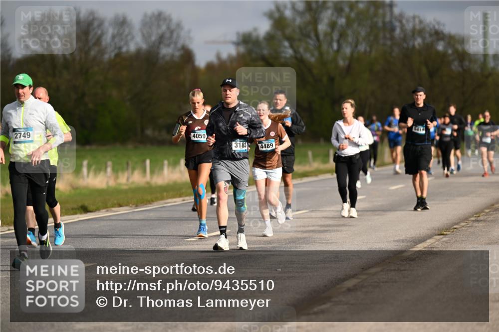 12.04.2026 - 45. Internationalen Wilhelmsburger Insellauf Dr. Thomas Lammeyer http://msf.ph/oto/9435510 12.04.2026 09:24:47 Laufen 2749, 4059, 3183, 4489 meine-sportfotos.de