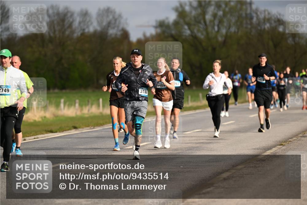 12.04.2026 - 45. Internationalen Wilhelmsburger Insellauf Dr. Thomas Lammeyer http://msf.ph/oto/9435514 12.04.2026 09:24:48 Laufen 2749, 267, 4489, 3183 meine-sportfotos.de