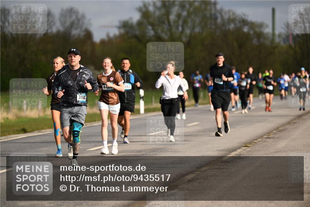 12.04.2026 - 45. Internationalen Wilhelmsburger Insellauf Dr. Thomas Lammeyer http://msf.ph/oto/9435517 12.04.2026 09:24:48 Laufen 318, 4405, 267 meine-sportfotos.de