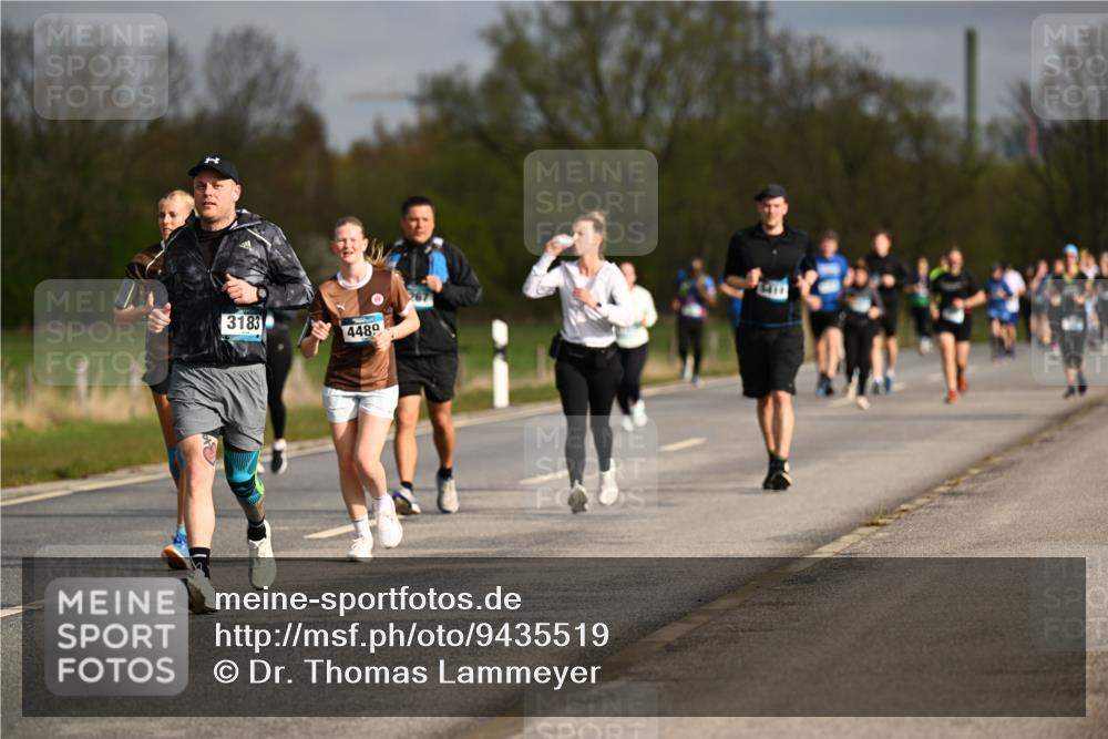 12.04.2026 - 45. Internationalen Wilhelmsburger Insellauf Dr. Thomas Lammeyer http://msf.ph/oto/9435519 12.04.2026 09:24:49 Laufen 3183, 4489 meine-sportfotos.de