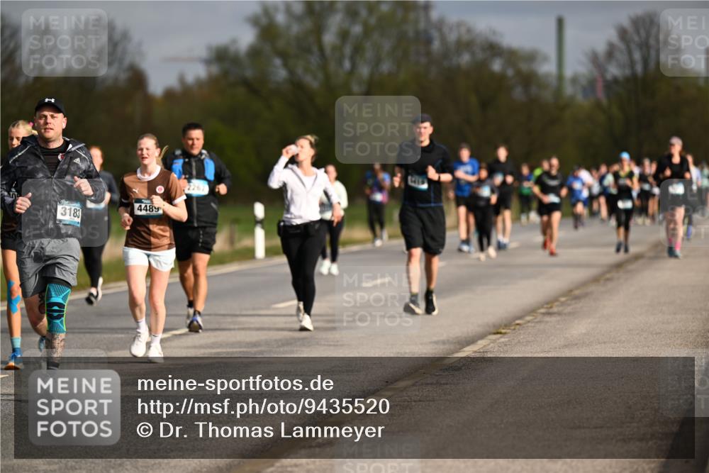 12.04.2026 - 45. Internationalen Wilhelmsburger Insellauf Dr. Thomas Lammeyer http://msf.ph/oto/9435520 12.04.2026 09:24:49 Laufen 3183, 4489, 2262 meine-sportfotos.de