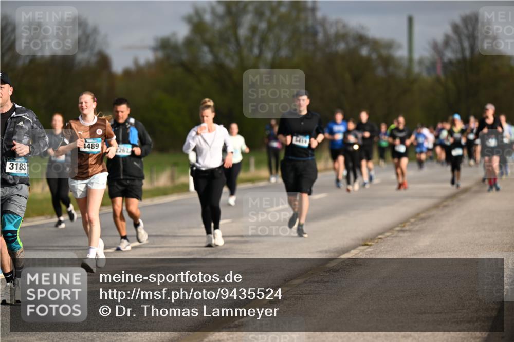 12.04.2026 - 45. Internationalen Wilhelmsburger Insellauf Dr. Thomas Lammeyer http://msf.ph/oto/9435524 12.04.2026 09:24:50 Laufen 3183, 4489, 2262 meine-sportfotos.de