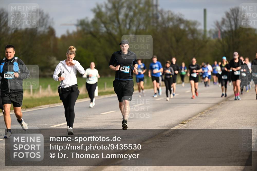 12.04.2026 - 45. Internationalen Wilhelmsburger Insellauf Dr. Thomas Lammeyer http://msf.ph/oto/9435530 12.04.2026 09:24:52 Laufen 2267, 5419 meine-sportfotos.de