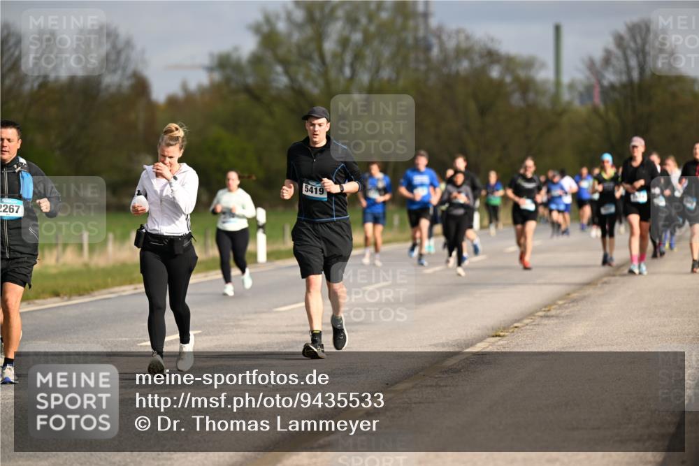 12.04.2026 - 45. Internationalen Wilhelmsburger Insellauf Dr. Thomas Lammeyer http://msf.ph/oto/9435533 12.04.2026 09:24:52 Laufen 2267, 5419 meine-sportfotos.de