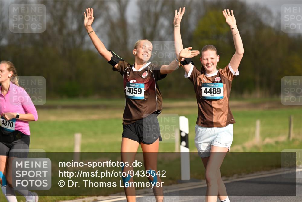 12.04.2026 - 45. Internationalen Wilhelmsburger Insellauf Dr. Thomas Lammeyer http://msf.ph/oto/9435542 12.04.2026 09:24:55 Laufen 4870, 4059, 4489 meine-sportfotos.de