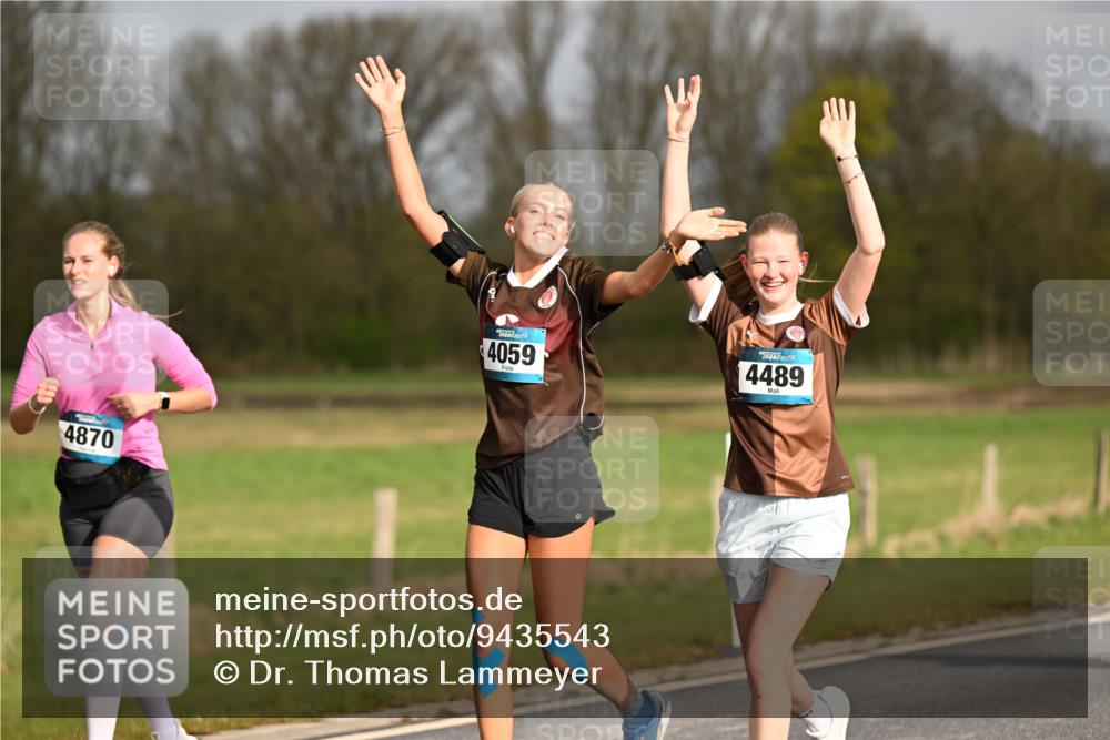 12.04.2026 - 45. Internationalen Wilhelmsburger Insellauf Dr. Thomas Lammeyer http://msf.ph/oto/9435543 12.04.2026 09:24:55 Laufen 4870, 4059, 4489 meine-sportfotos.de