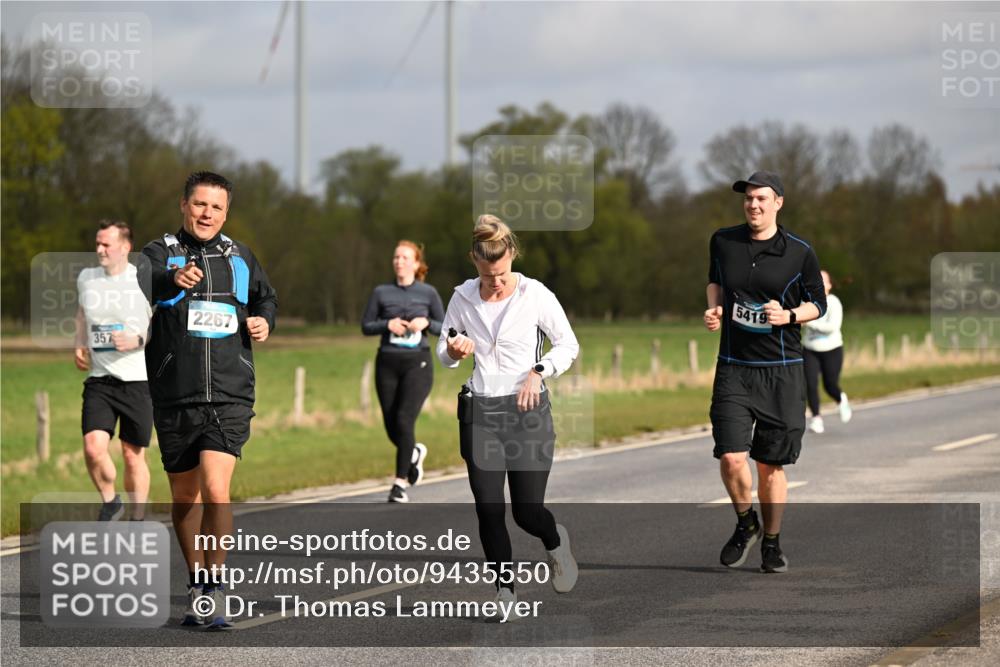 12.04.2026 - 45. Internationalen Wilhelmsburger Insellauf Dr. Thomas Lammeyer http://msf.ph/oto/9435550 12.04.2026 09:24:57 Laufen 357, 2267, 5419 meine-sportfotos.de