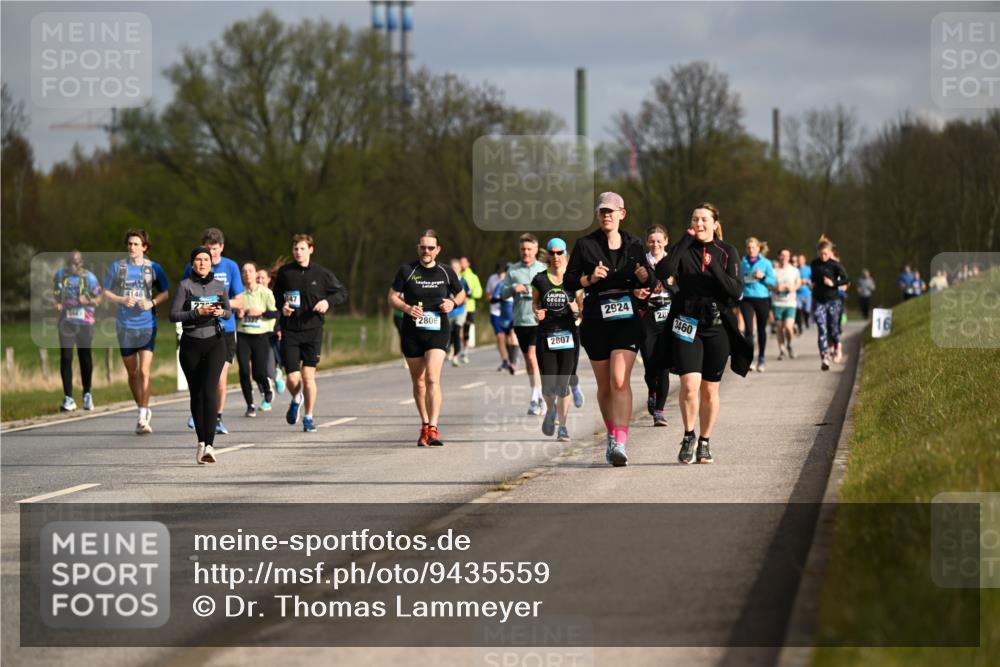 12.04.2026 - 45. Internationalen Wilhelmsburger Insellauf Dr. Thomas Lammeyer http://msf.ph/oto/9435559 12.04.2026 09:24:59 Laufen 4148, 27, 2806, 2807, 2924, 3460 meine-sportfotos.de