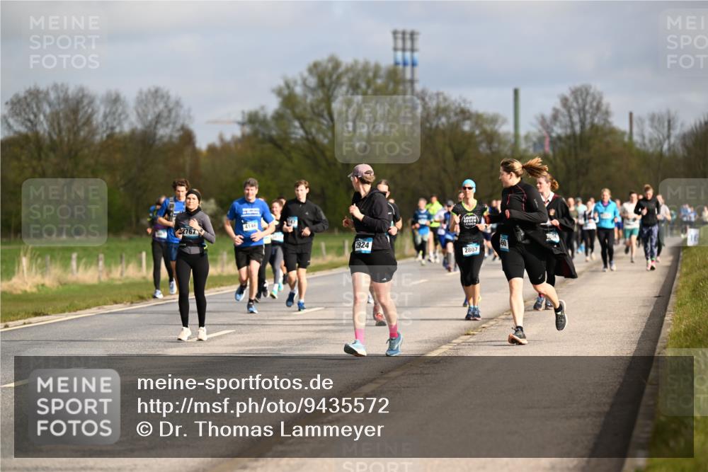 12.04.2026 - 45. Internationalen Wilhelmsburger Insellauf Dr. Thomas Lammeyer http://msf.ph/oto/9435572 12.04.2026 09:25:02 Laufen 2767, 4146, 2924, 2800, 2807 meine-sportfotos.de