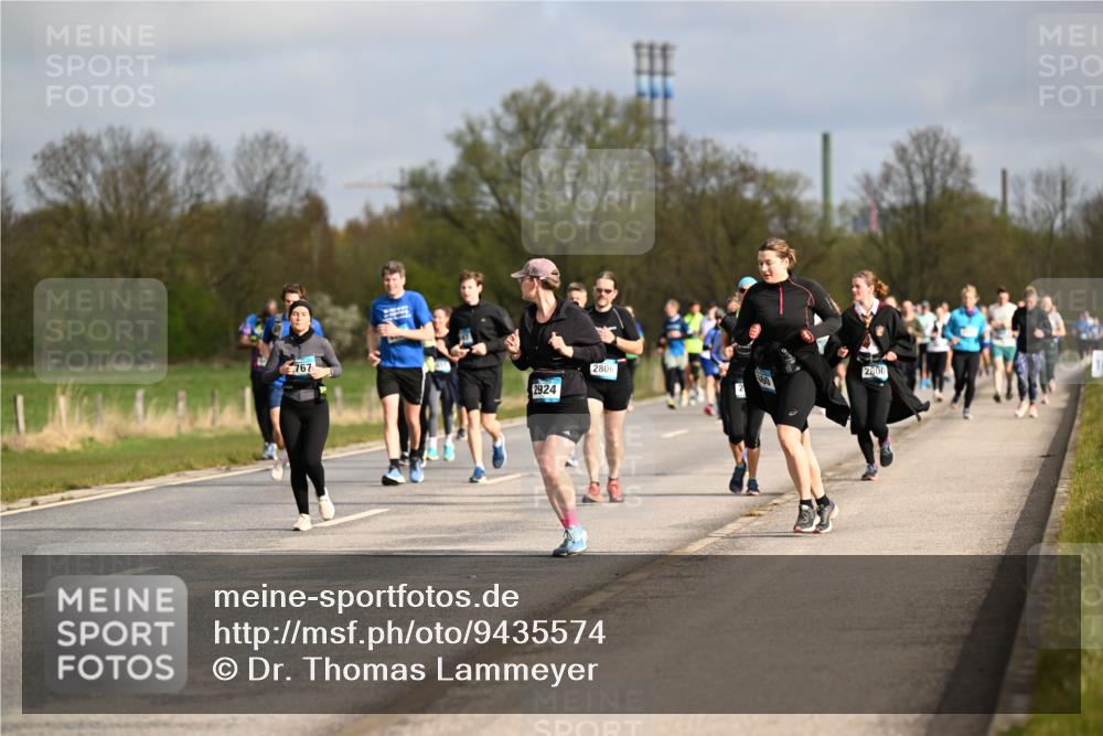 12.04.2026 - 45. Internationalen Wilhelmsburger Insellauf Dr. Thomas Lammeyer http://msf.ph/oto/9435574 12.04.2026 09:25:02 Laufen 767, 2924, 2806, 2800 meine-sportfotos.de
