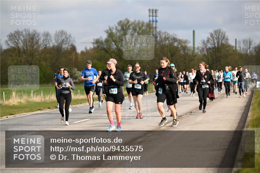 12.04.2026 - 45. Internationalen Wilhelmsburger Insellauf Dr. Thomas Lammeyer http://msf.ph/oto/9435575 12.04.2026 09:25:02 Laufen 276, 5615, 2924, 2806, 60, 2800, 16 meine-sportfotos.de
