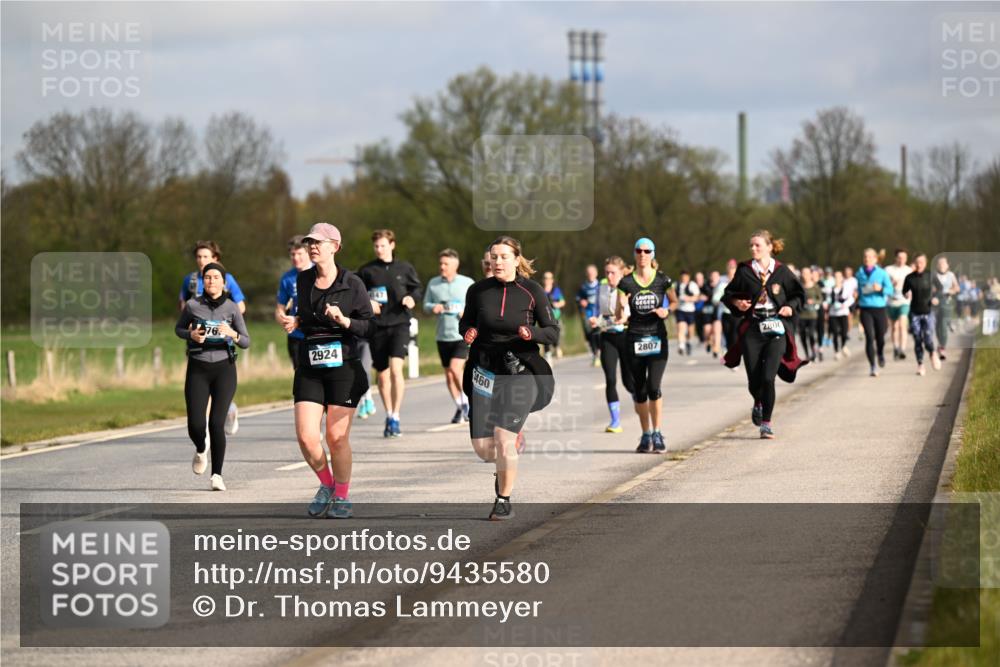 12.04.2026 - 45. Internationalen Wilhelmsburger Insellauf Dr. Thomas Lammeyer http://msf.ph/oto/9435580 12.04.2026 09:25:03 Laufen 76, 2924, 460, 2800, 2807 meine-sportfotos.de
