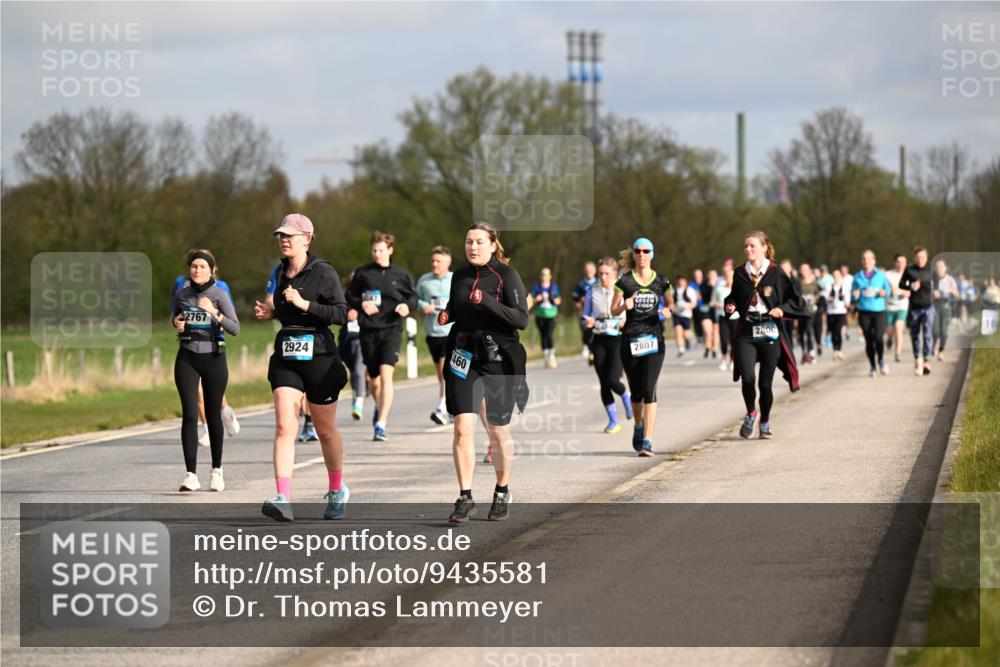 12.04.2026 - 45. Internationalen Wilhelmsburger Insellauf Dr. Thomas Lammeyer http://msf.ph/oto/9435581 12.04.2026 09:25:03 Laufen 2767, 2924, 9 meine-sportfotos.de