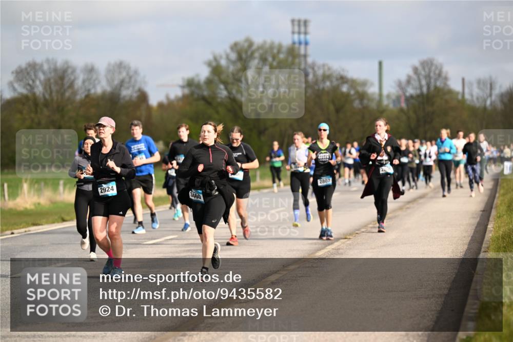 12.04.2026 - 45. Internationalen Wilhelmsburger Insellauf Dr. Thomas Lammeyer http://msf.ph/oto/9435582 12.04.2026 09:25:04 Laufen 2924, 3460, 2807 meine-sportfotos.de